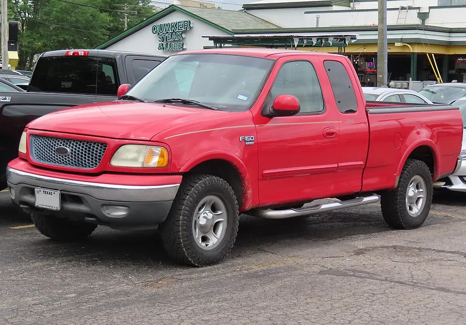 1999 Ford F-150 Lariat SuperCab 6.5' Styleside, front left, 06-15-2025, photographed in United States