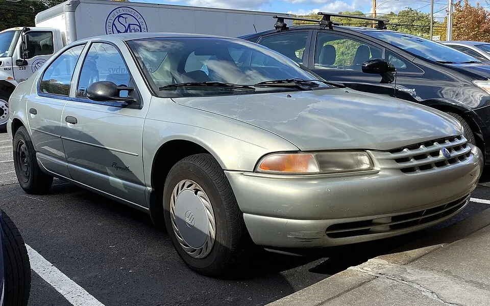 1999 Plymouth Breeze in Bright Silver Metallic, front right, 10-08-2022, photographed in United States