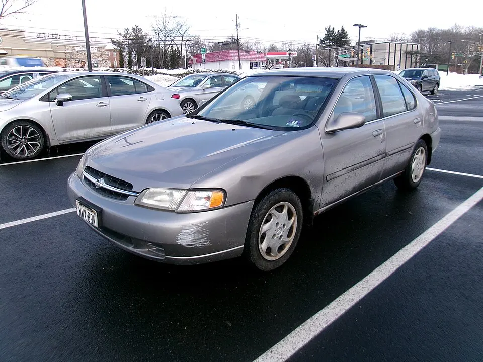 1999 Nissan Altima GXE, Front left, 01-26-2026, photographed in United States