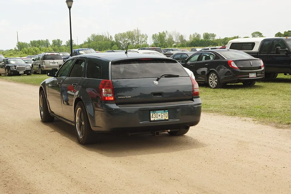 2008 Dodge Magnum (34302270664), photographed in United States