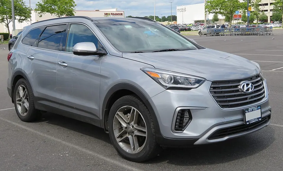 2018 Hyundai Santa Fe front 6.15.18, photographed in United States
