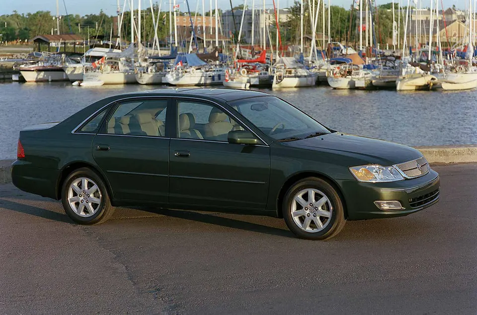 2002 Toyota Avalon 01 (Canada market)