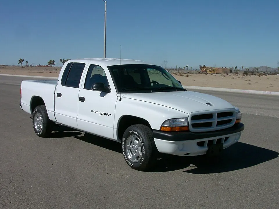 2001 Dodge Dakota Sport 4-door pickup -- NHTSA 01, photographed in United States