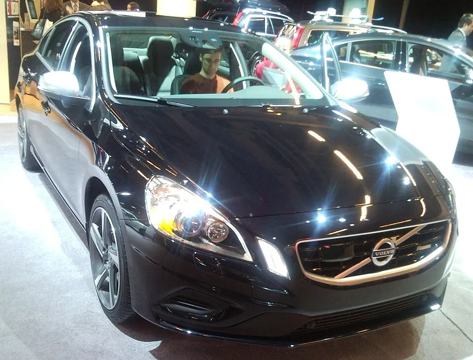 '12 Volvo S60 (MIAS '12), photographed in Canada