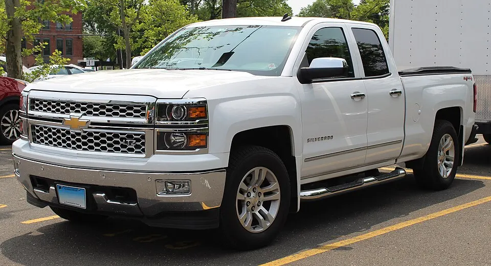 2014 Chevrolet Silverado 1500 LTZ Double Cab 5.3L Hagerty parking lot, 6.1.19, photographed in United States