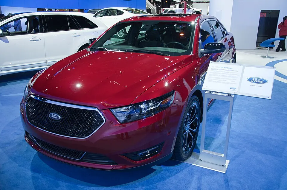 2013 Ford Taurus SHO (6879401279), photographed in United States