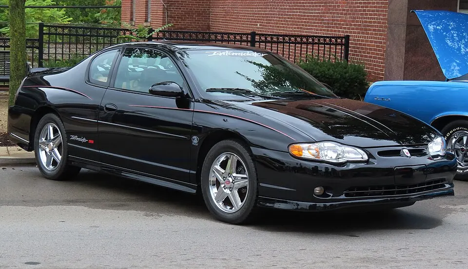 2004 Chevrolet Monte Carlo Intimidator SS, front right, 09-09-2023, photographed in United States
