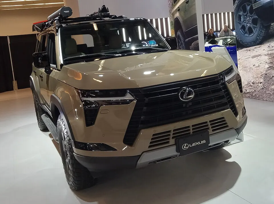 2025 Lexus GX au SIAM 2025, photographed in Canada