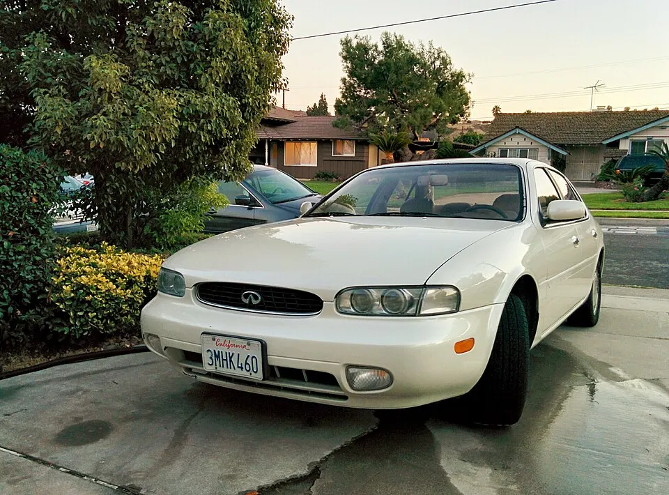 1997 Infiniti J30, photographed in United States