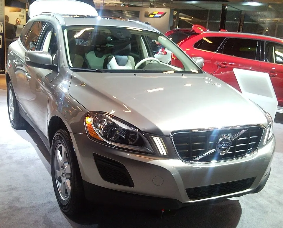 '12 Volvo XC60 (MIAS '12), photographed in Canada
