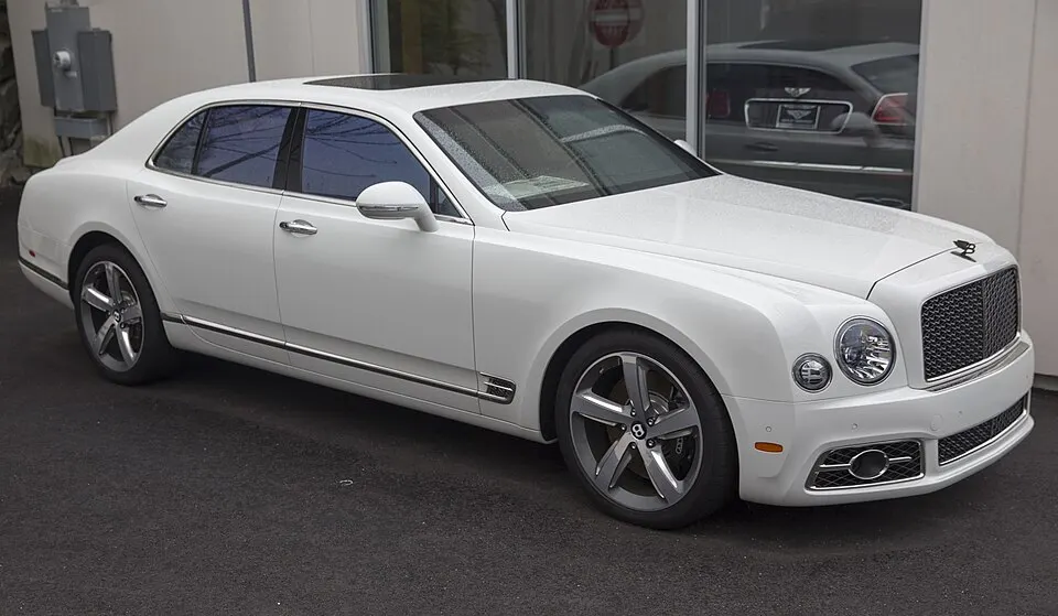 2018 Bentley Mulsanne Speed in Glacier White, front right, photographed in United States