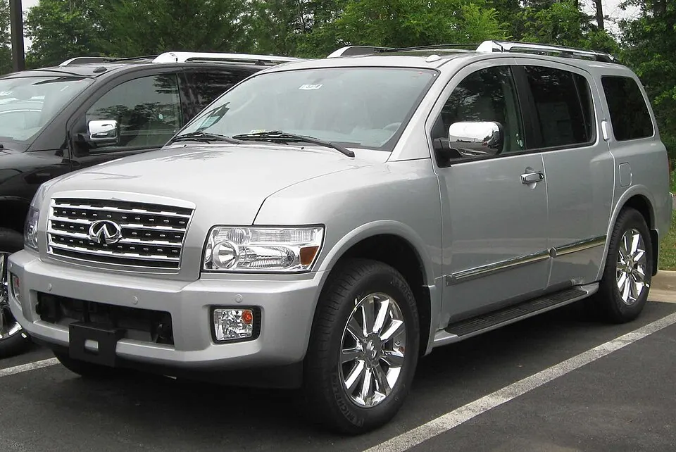 2010 Infiniti QX56 -- 06-16-2010, photographed in United States