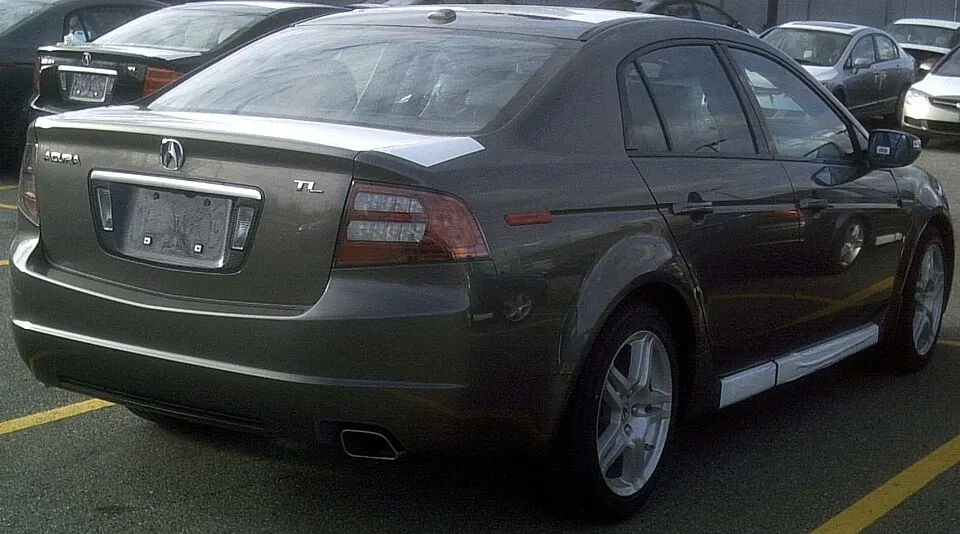 2007 Acura TL, photographed in Canada
