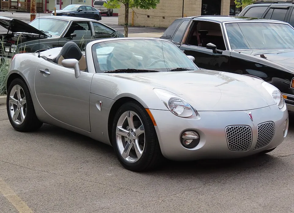 2006 Pontiac Solstice, front right, 08-24-2024, photographed in United States