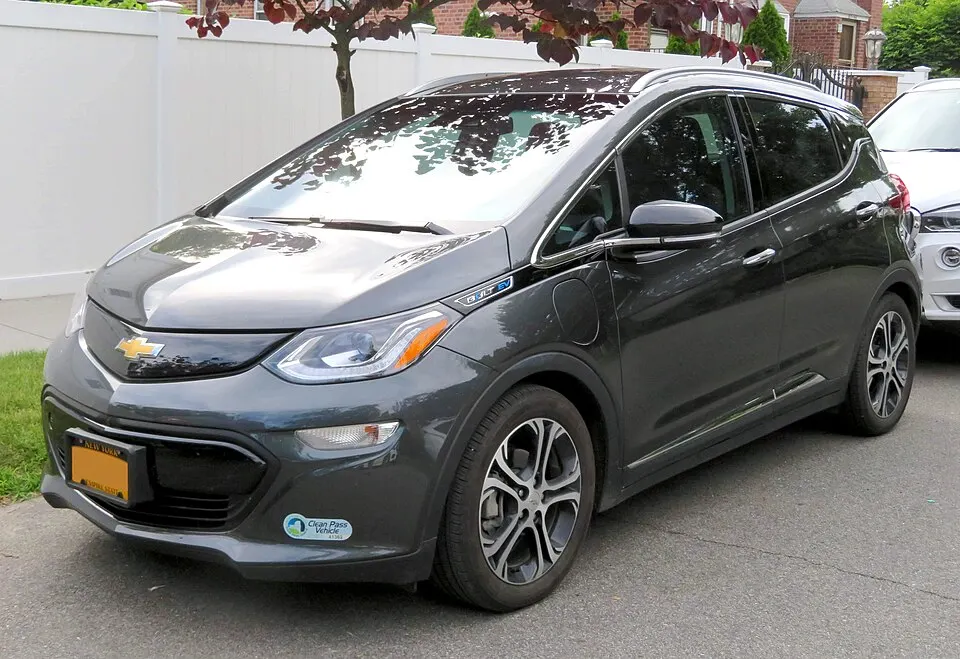 2017 Chevrolet Bolt EV Premier front 6.20.18, photographed in United States