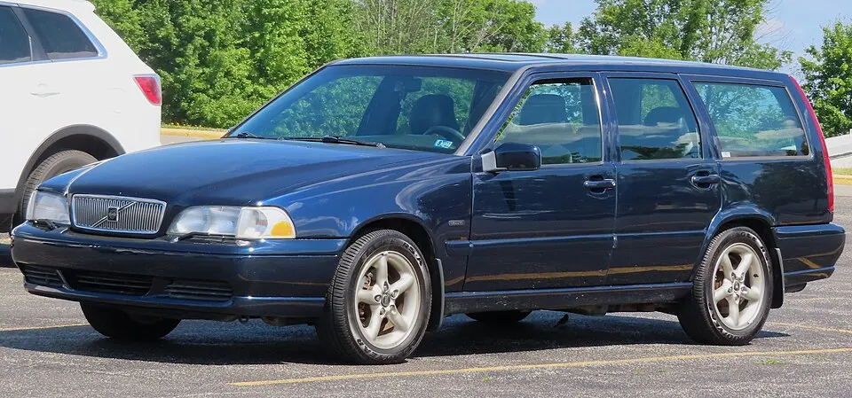 1998 Volvo V70 GLT, photographed in United States