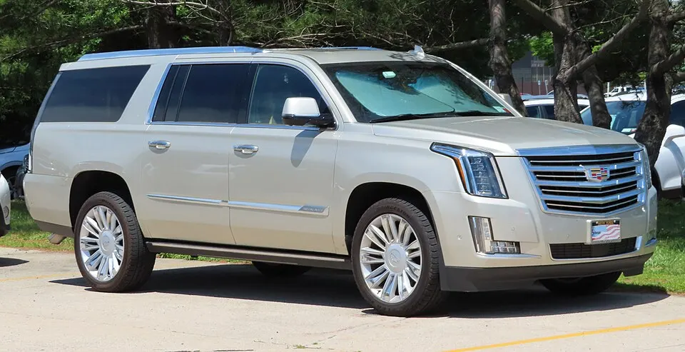2017 Cadillac Escalade ESV Platinum 6.2L V8 front 6.9.19, photographed in United States
