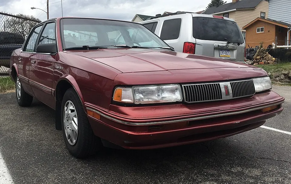 1995 Oldsmobile Cutlass Ciera S, front right, 3-25-2021, photographed in United States