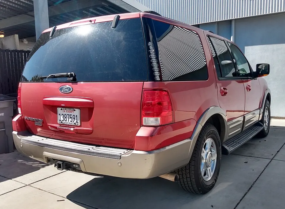 2003 Ford Expedition Eddie Bauer, photographed in United States