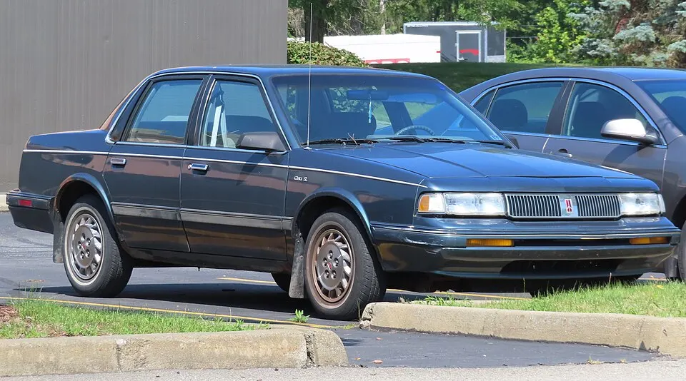 1996 Oldsmobile Ciera Series II, front right, 07-23-2023, photographed in United States