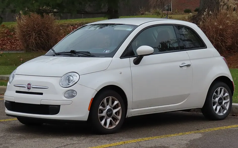 2017 FIAT 500 Pop, front left, 12-10-2022, photographed in United States