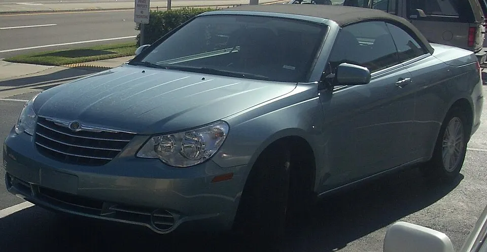 '09 Chrysler Sebring Soft-Top Convertible (Front), photographed in United States