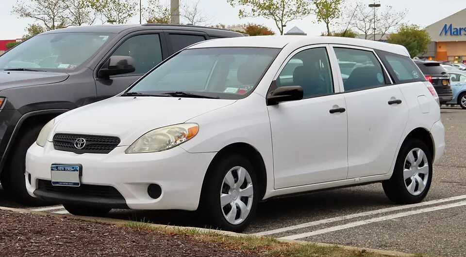 2006 Toyota Matrix 1.8L AWD, front 10.6.19, photographed in United States