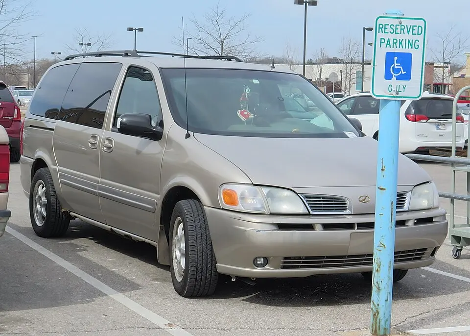 2002 Oldsmobile Silhouette GLS in Sand Beige, front right, 03-14-2025, photographed in United States