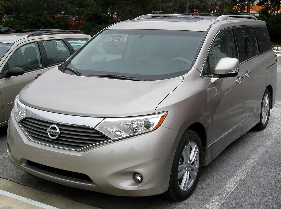 2011 Nissan Quest LE -- 12-22-2010, photographed in United States
