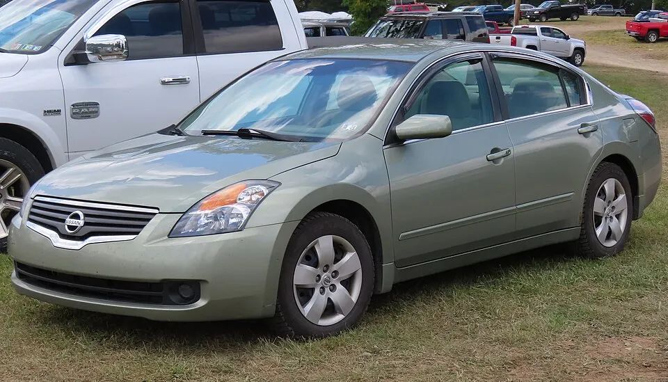 2008 Nissan Altima 2.5 S, front left, 08-07-2022, photographed in United States