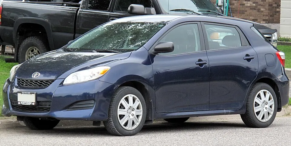 2013 Toyota Matrix in Nautical Blue Metallic, Front Left, 07-11-2022, photographed in Canada