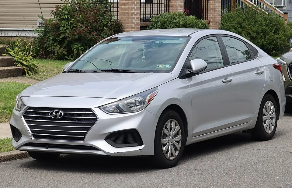 2021 Hyundai Accent SE in Olympus Silver, front left, 08-30-2026, photographed in United States