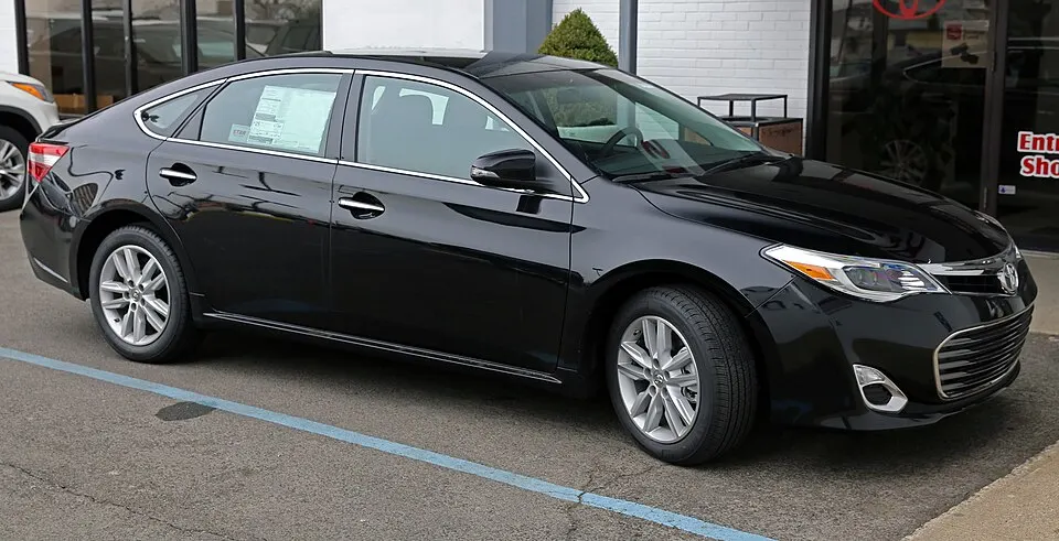 2014 Toyota Avalon XLE, front, photographed in United States
