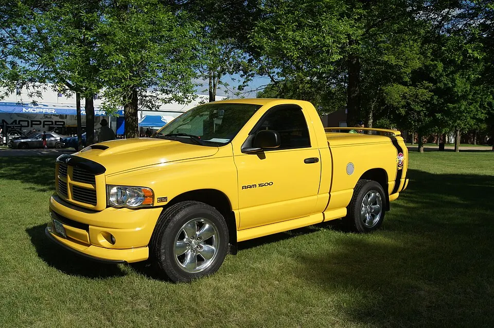 2004 Dodge Ram 1500 Pick-Up (18158771018), photographed in United States