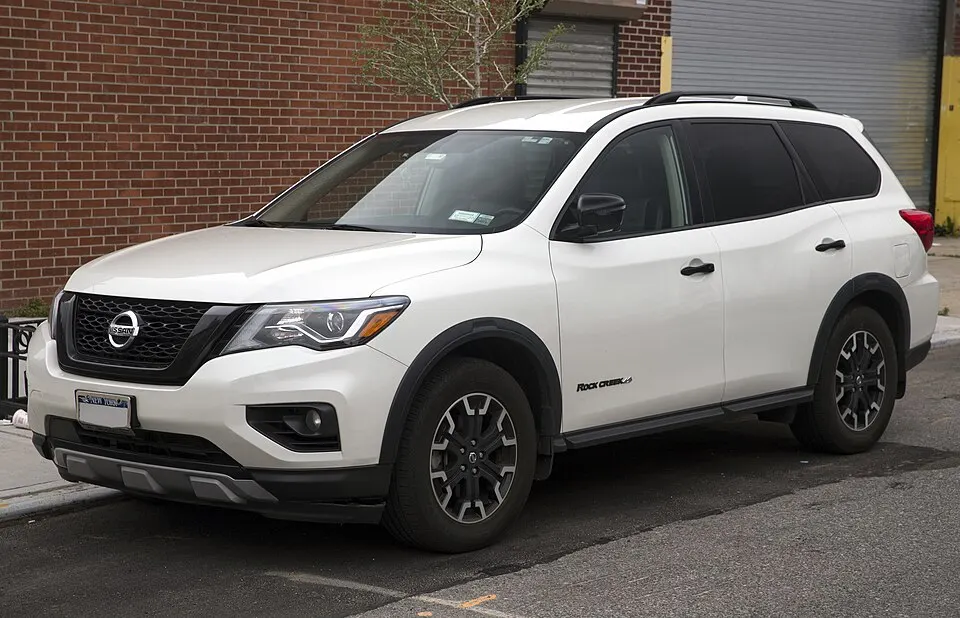 2019 Nissan Pathfinder SL 4WD Rock Creek, front left, photographed in United States