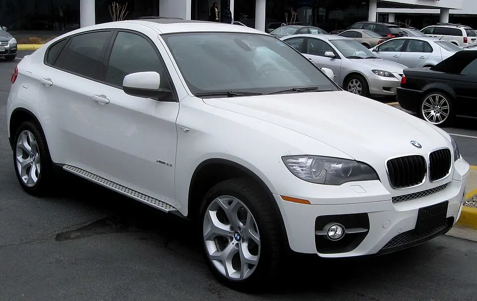 2009 BMW X6 xDrive35i, photographed in United States