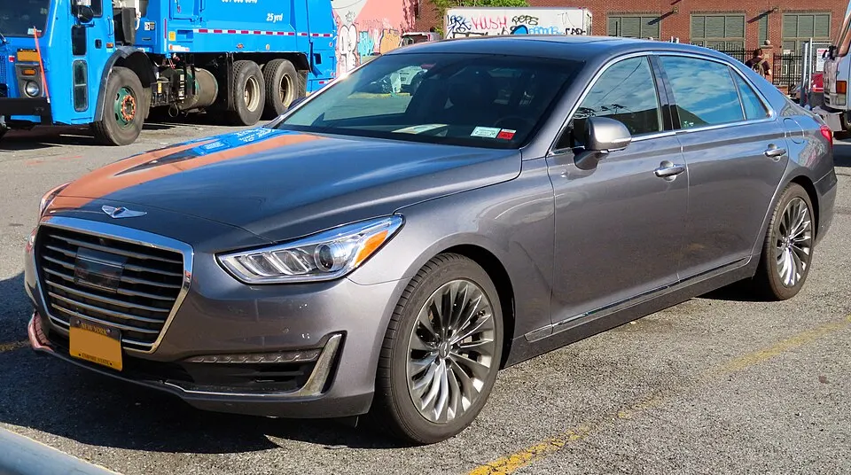 2017 Genesis G90 Premium 3.3L front 5.18.19, photographed in United States
