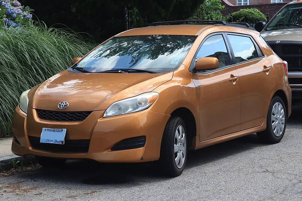2009 Toyota Matrix in Sundance Metallic, front left, 07-04-2026, photographed in United States