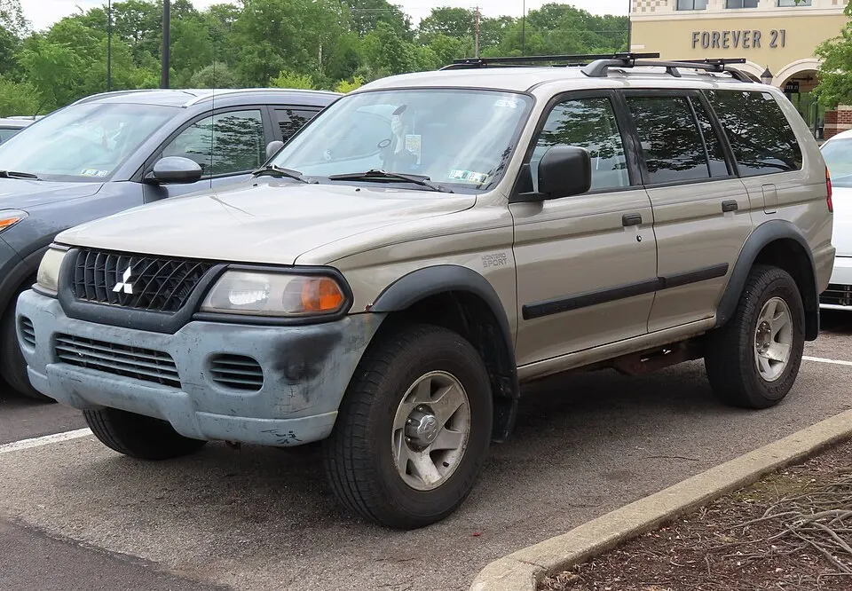 2003 Mitsubishi Montero Sport LS AWD, front left, 06-13-2023, photographed in United States