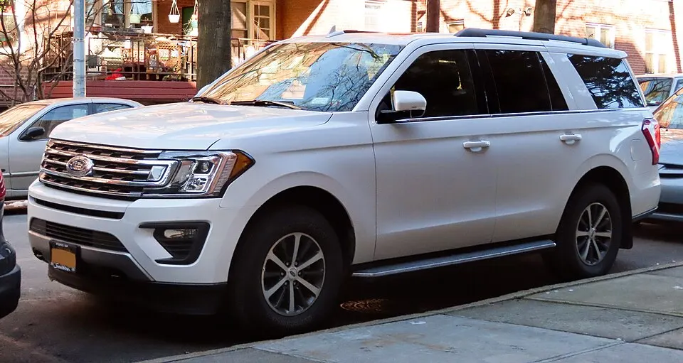 2019 Ford Expedition XLT, front 1.21.20, photographed in United States