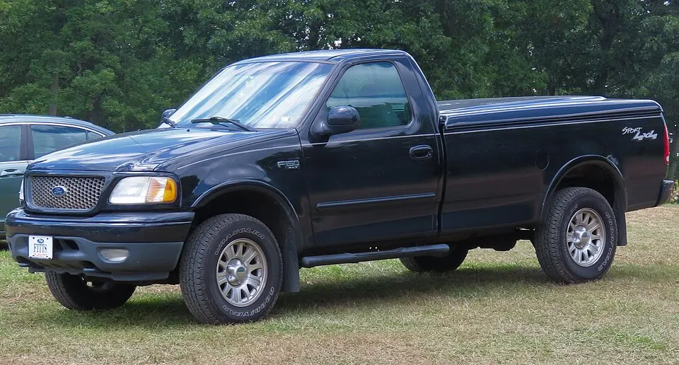 2001 Ford F-150 XLT 4x4 Regular Cab Styleside Long Bed with Sport Group, photographed in United States