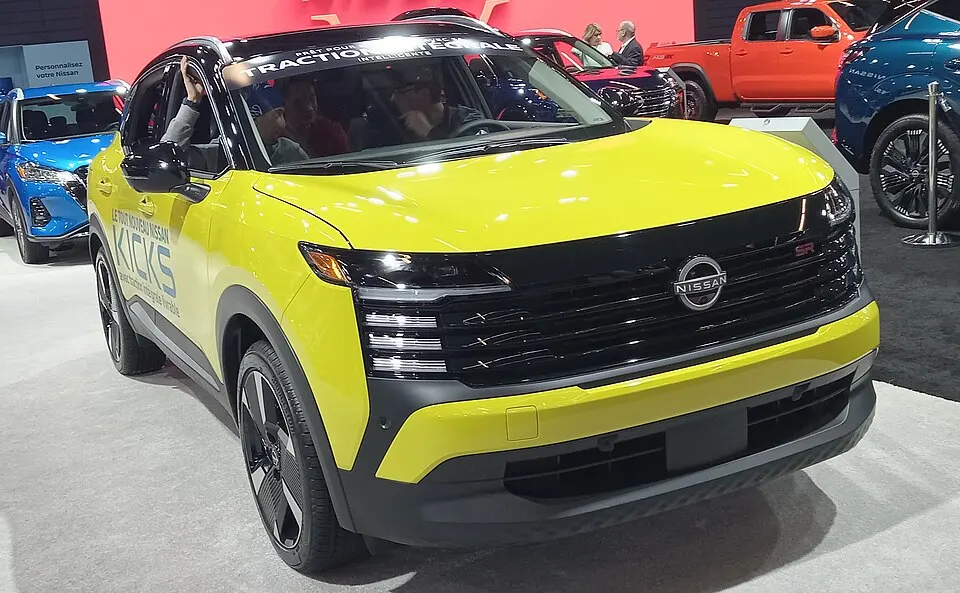 2025 Nissan Kicks au SIAM 2025, photographed in Canada