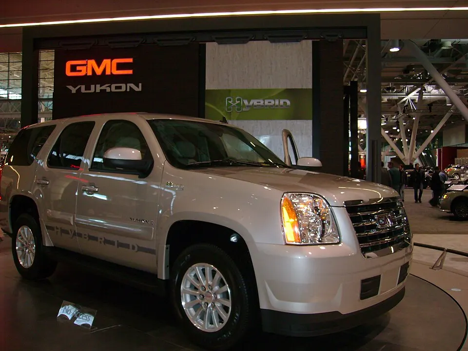 08YukonHybrid-NEAutoShow, photographed in United States