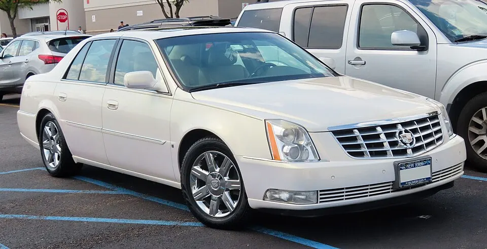 2006 Cadillac DTS 4.6L, front 8.18.19, photographed in United States