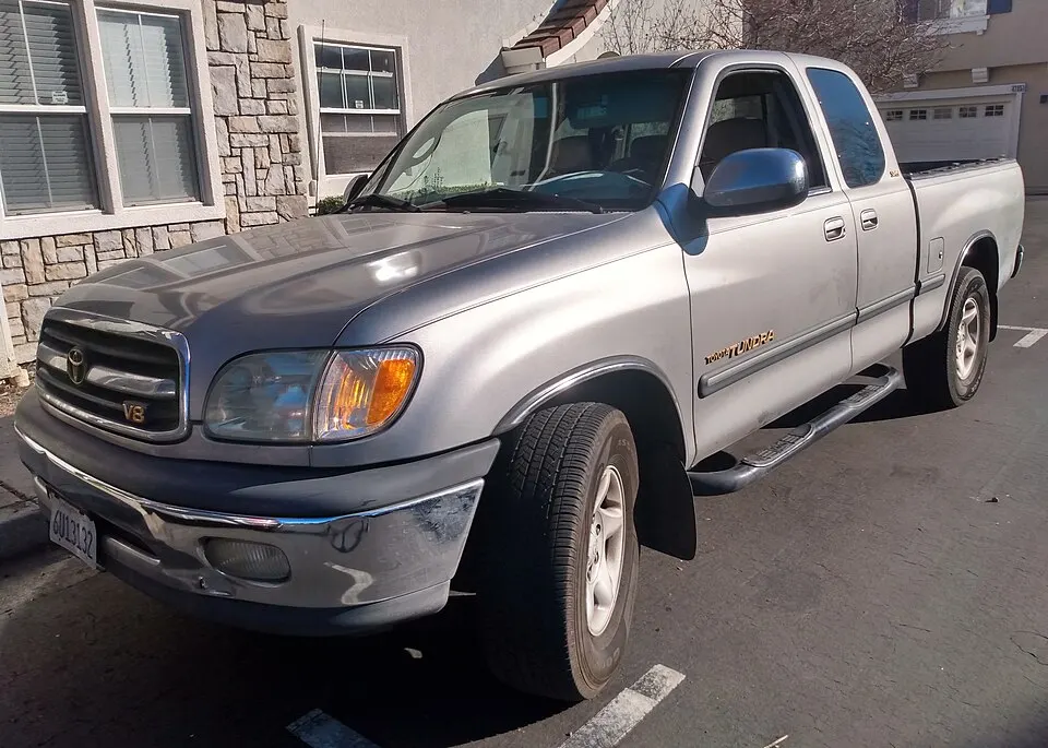 2001 Toyota Tundra SR5 V8, photographed in United States