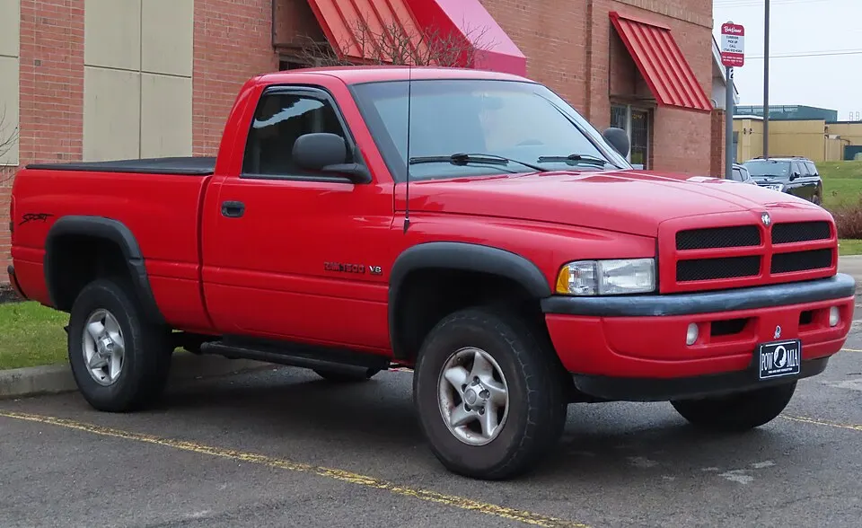 1998 Dodge Ram 1500 Sport regular cab 4x4, front right, 12-10-2022, photographed in United States
