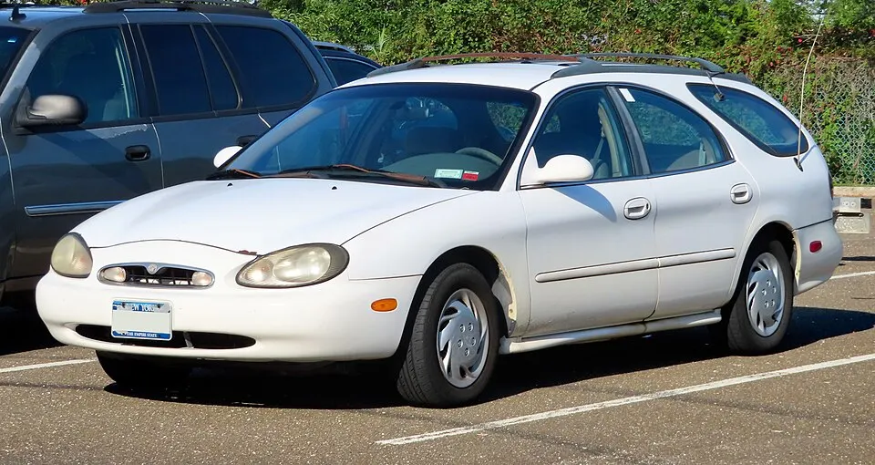 1997 Mercury Sable GS wagon, front 8.31.19, photographed in United States