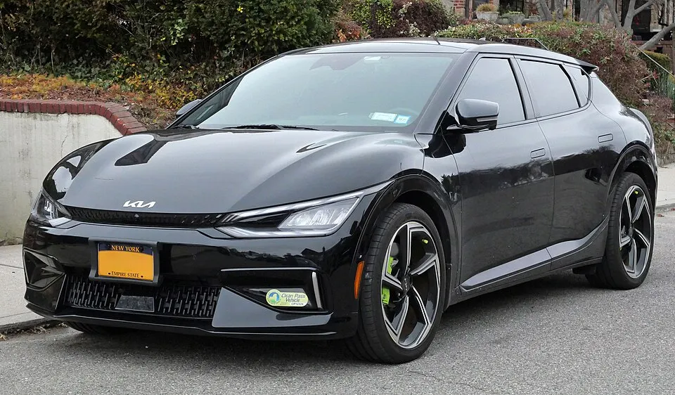 2023 Kia EV6 GT, front 12.20.24, photographed in United States