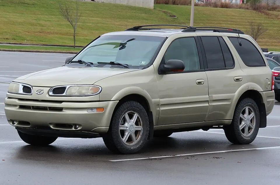 2002 Oldsmobile Bravada, front left, 12-10-2023, photographed in United States