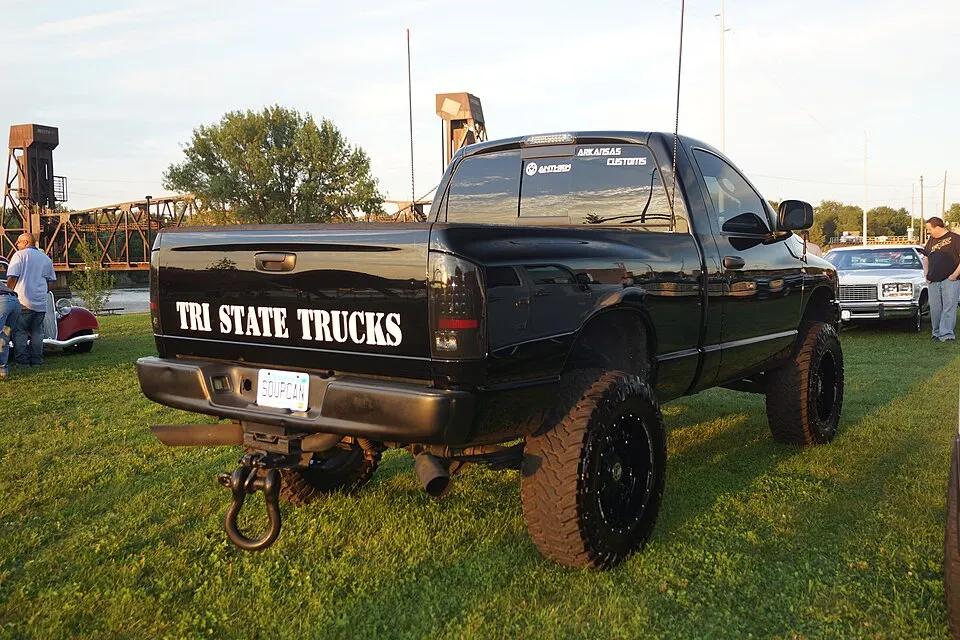 2003 Dodge Ram 1500 Pick-Up (29161294710), photographed in United States